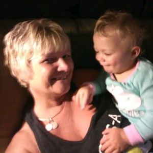 Meet your Posher, Debbie